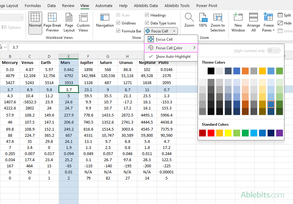 Change the color for the focus cell in Excel.