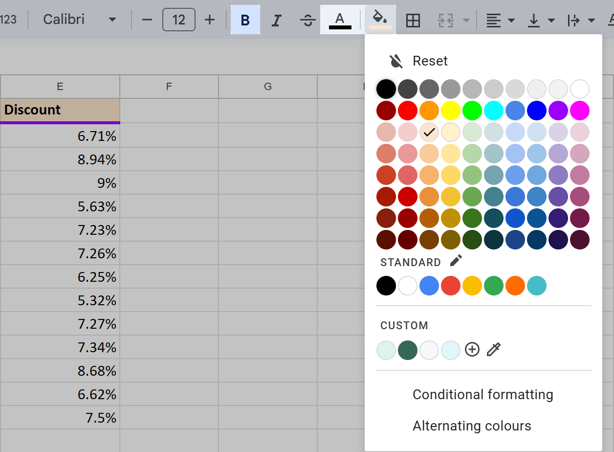 Format header and/or footer rows in a Google Sheets table.