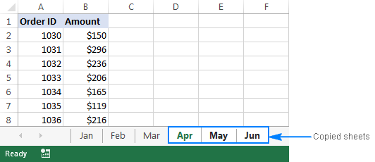 Листы из двух файлов Excel объединяются в один.