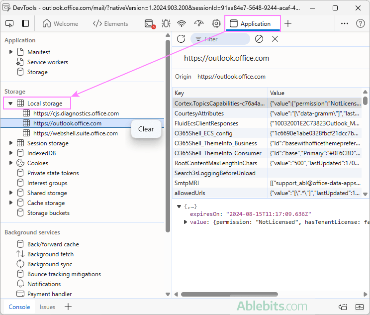 Clear the local storage cache in the new Outlook.